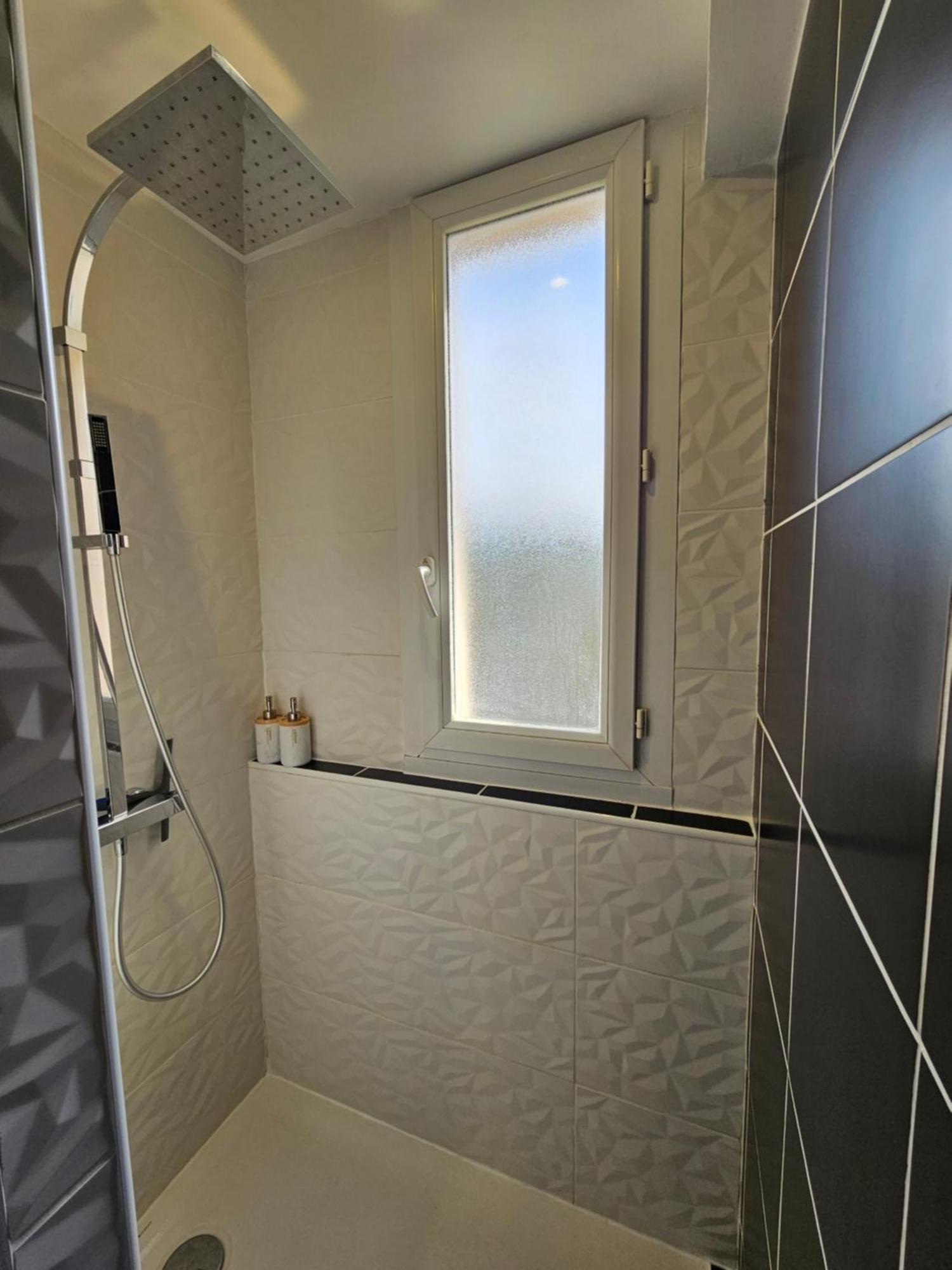 Charmant & Spacieux 3 Chambres - Mm Apartment - Lyon Grand Parilly Vénissieux Eksteriør billede